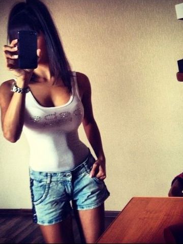 Арина Кудрявая Блондинка